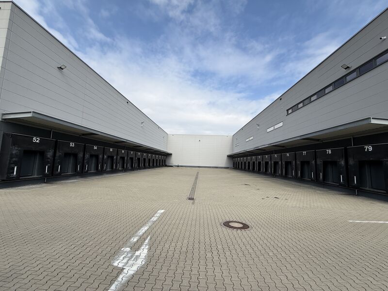Verkehrswertgutachten für eine moderne Logistikhalle mit LKW-Laderampen und Hallenstellplätzen im Rhein-Main-Gebiet